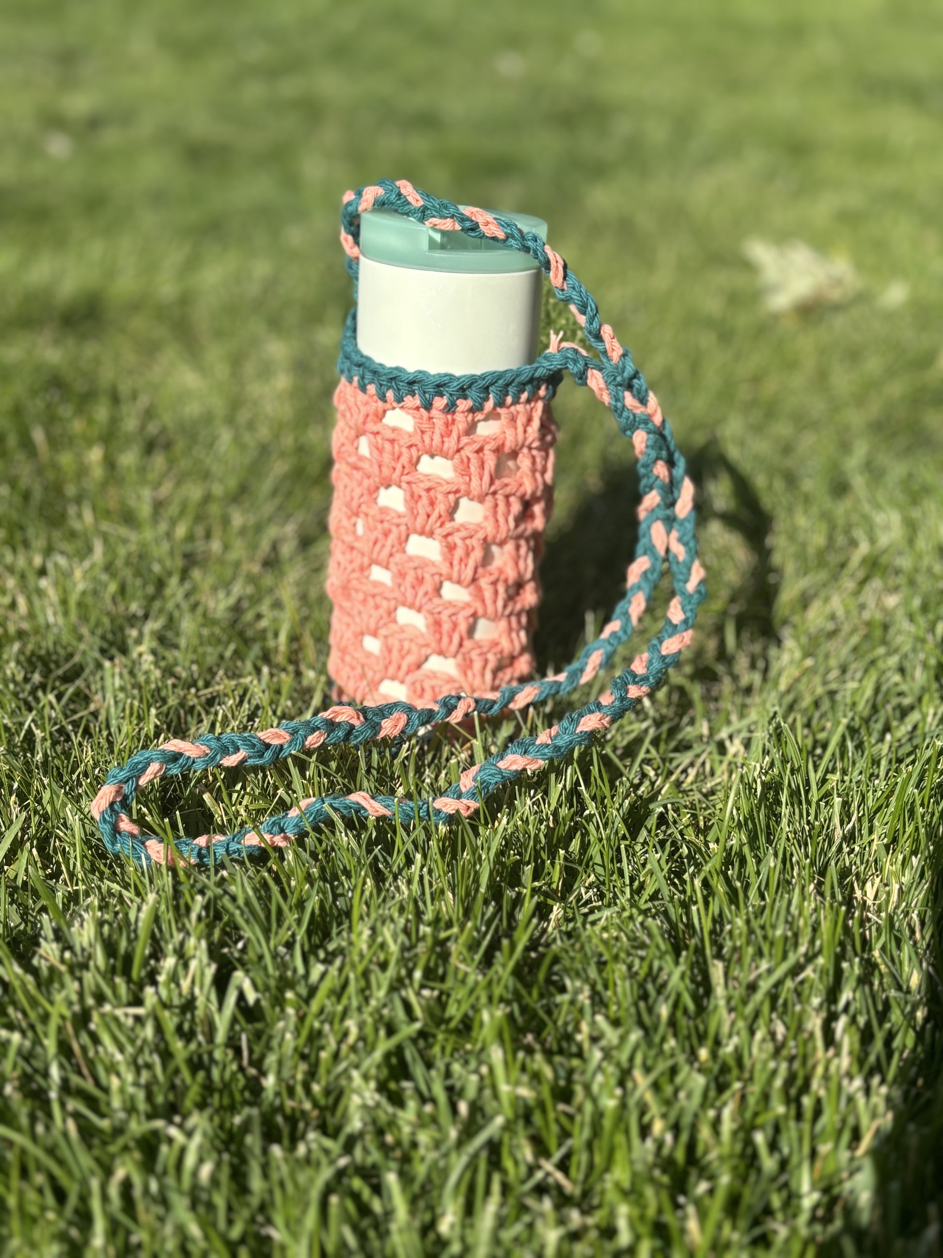 Water bottle holder,Crochet Hat, handmade water bottle newest carrier,crochet water bottle holder,crossbody,drink cozy,bottle holder